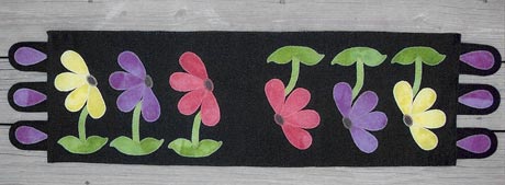 "Lazy Daisies" Wool Runner